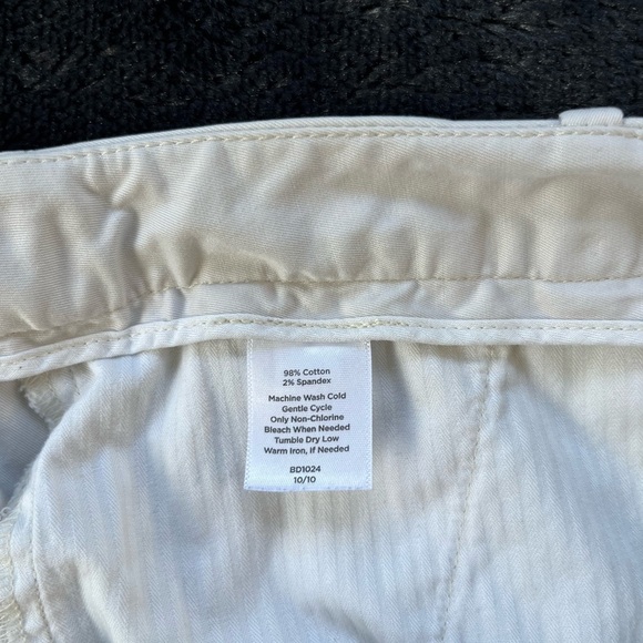 Talbot's Bermuda Shorts Beige Cream Women's Size 12 w/ Front & Back Pockets EUC - Picture 5 of 5